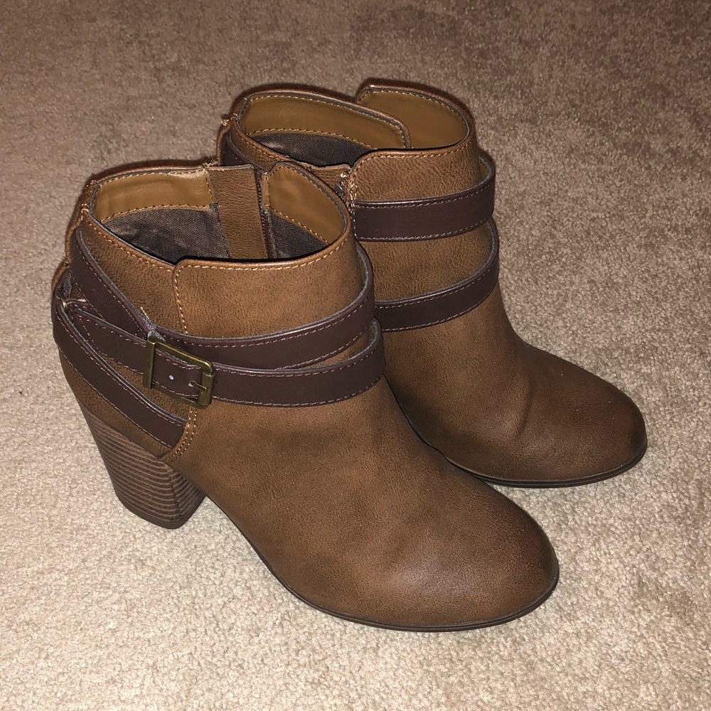 Material Girl Tan Booties Size 8